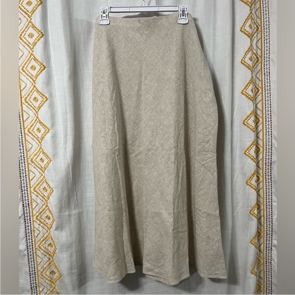 Banana Republic Women’s Beige Midi Skirt - Picture 3 of 7